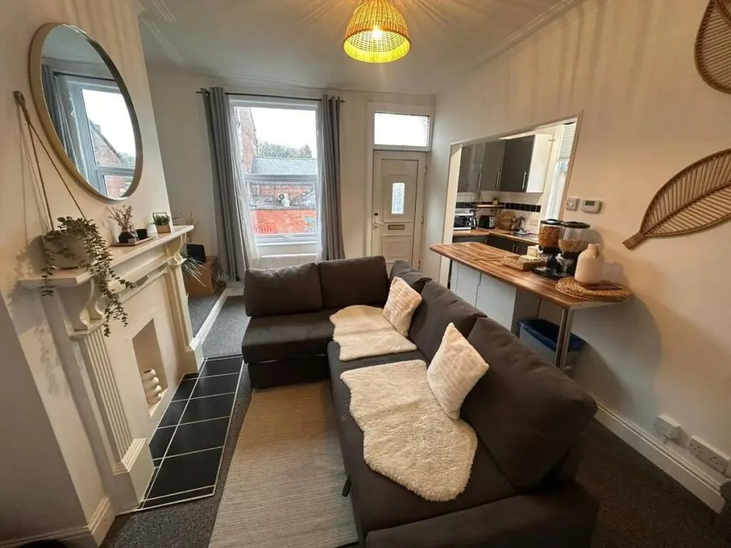 3 bedroom end of terrace house for rent