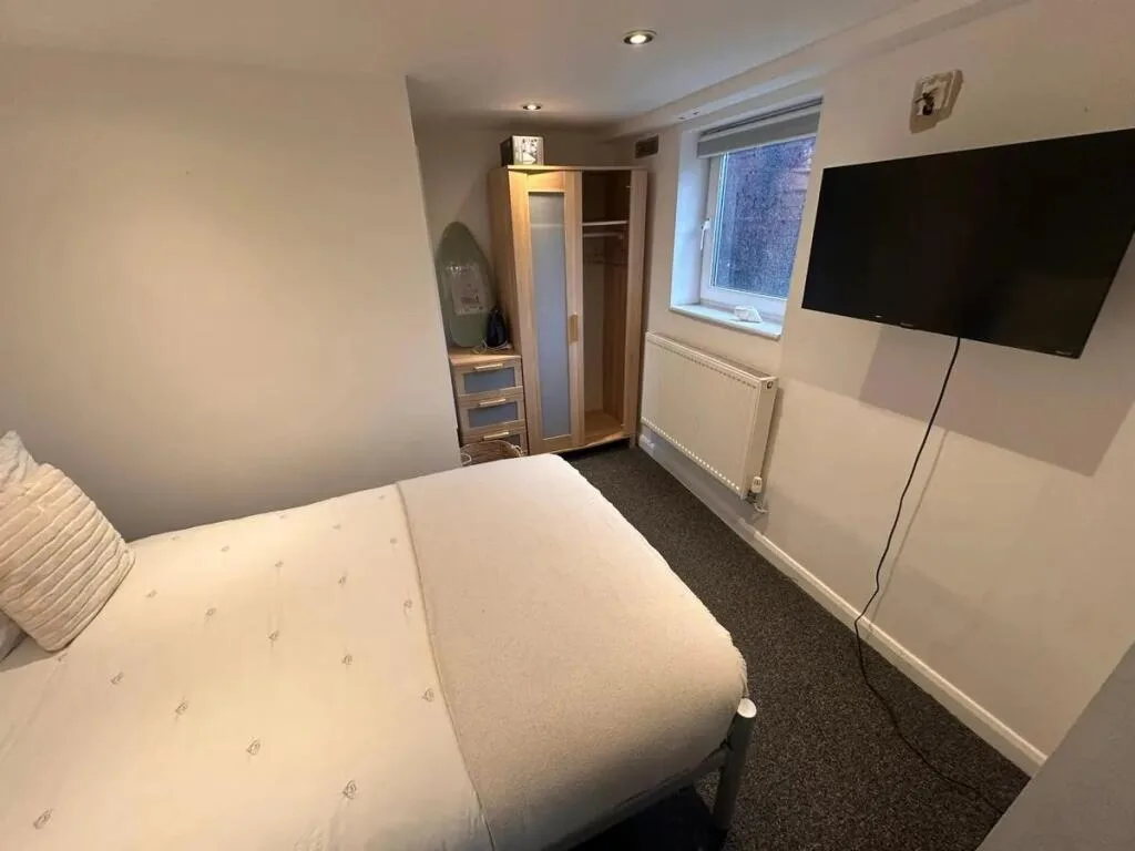 3 bedroom end of terrace house for rent