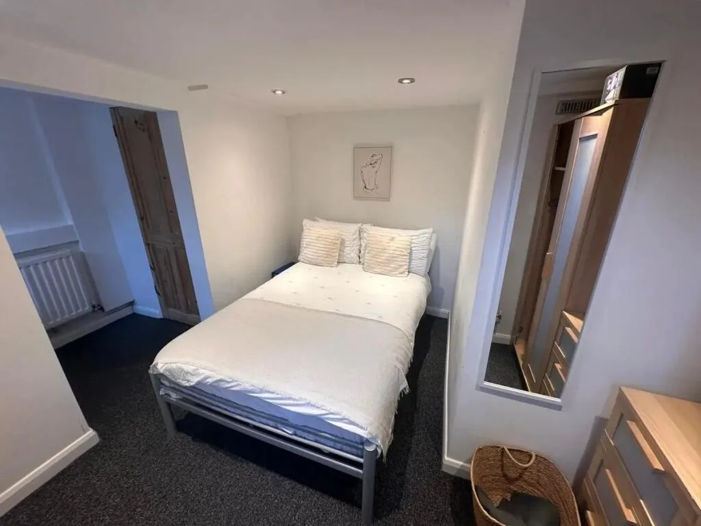 3 bedroom end of terrace house for rent