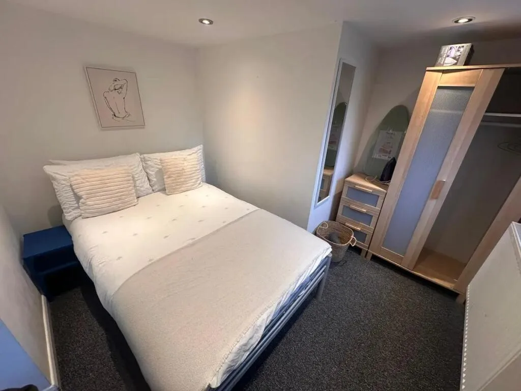 3 bedroom end of terrace house for rent