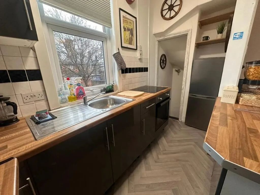 3 bedroom end of terrace house for rent