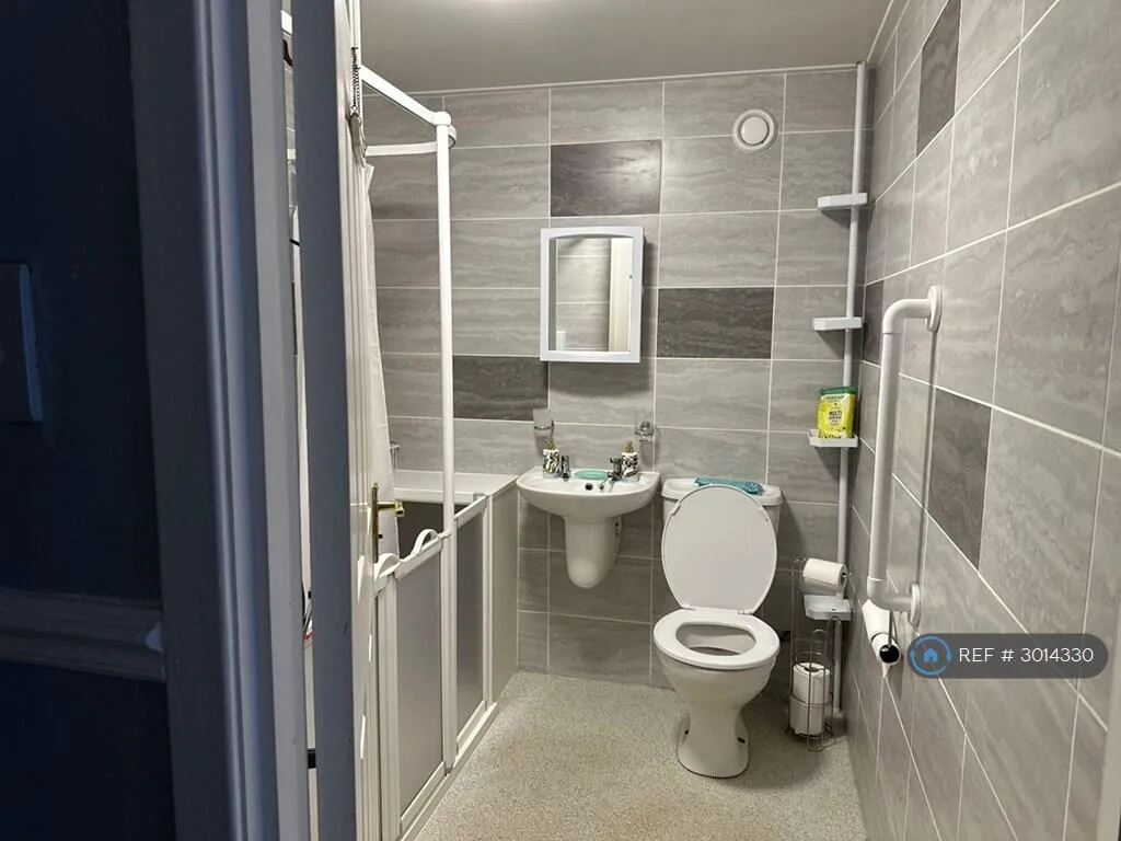 3 bedroom maisonette for rent