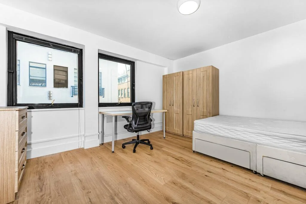 4 bedroom flat for rent
