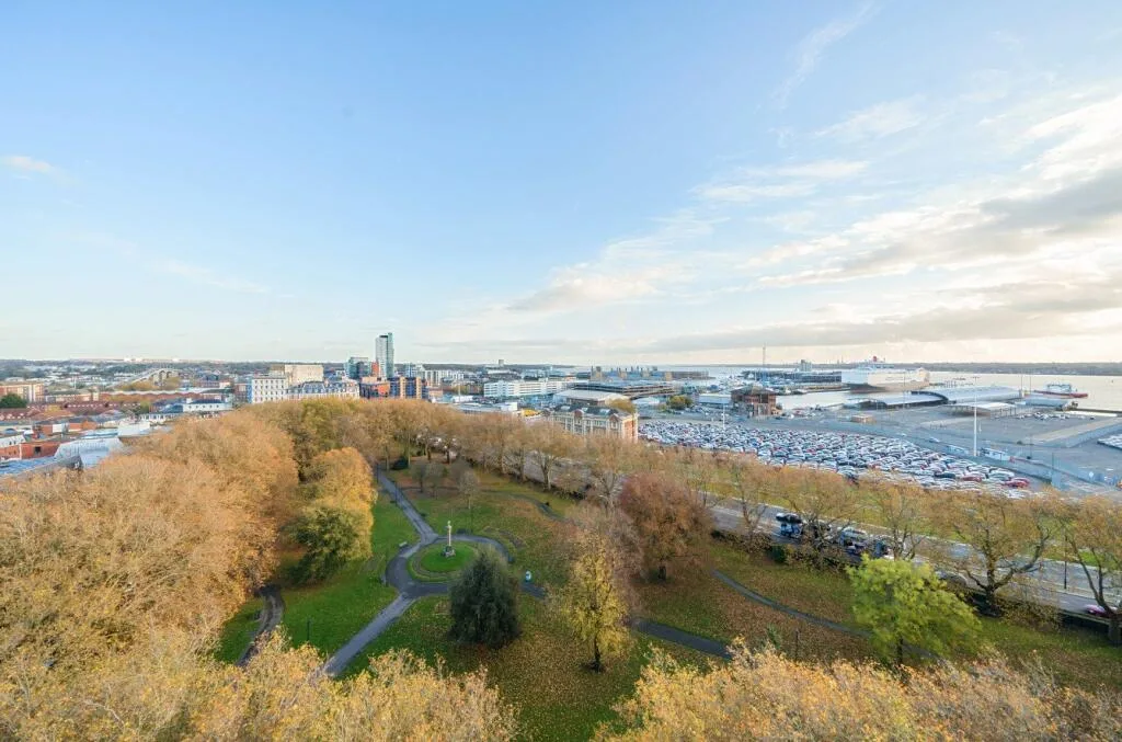 2 bedroom penthouse for rent