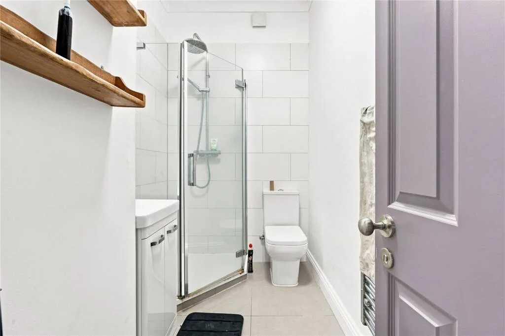 4 bedroom semi-detached house for rent