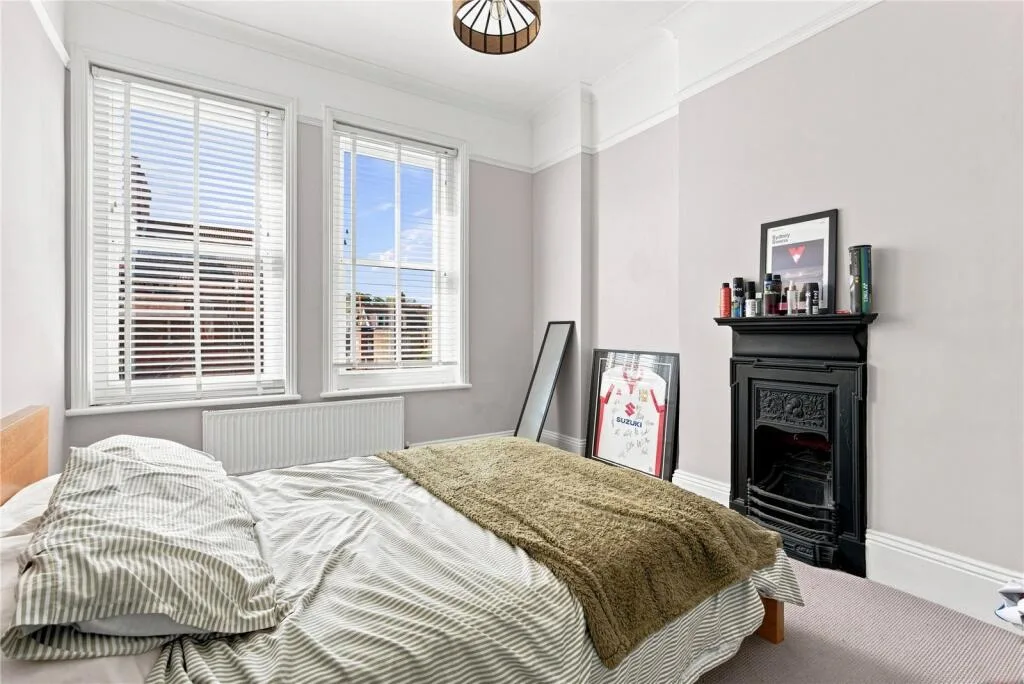4 bedroom semi-detached house for rent