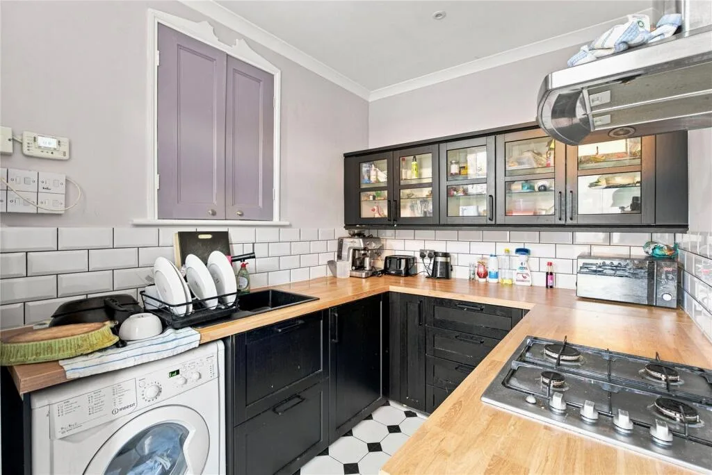 4 bedroom semi-detached house for rent