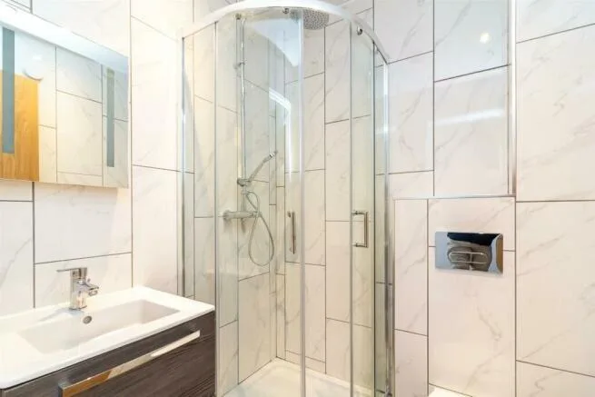 4 bedroom flat for rent