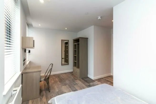 4 bedroom flat for rent