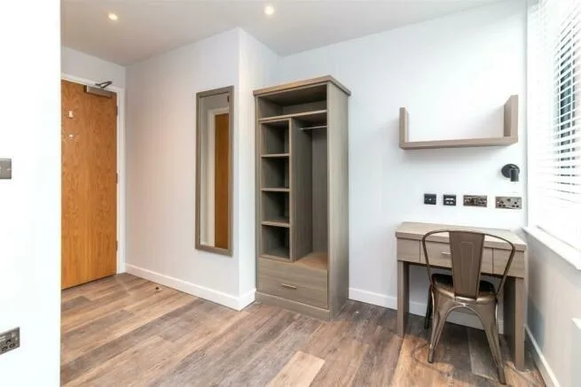 4 bedroom flat for rent