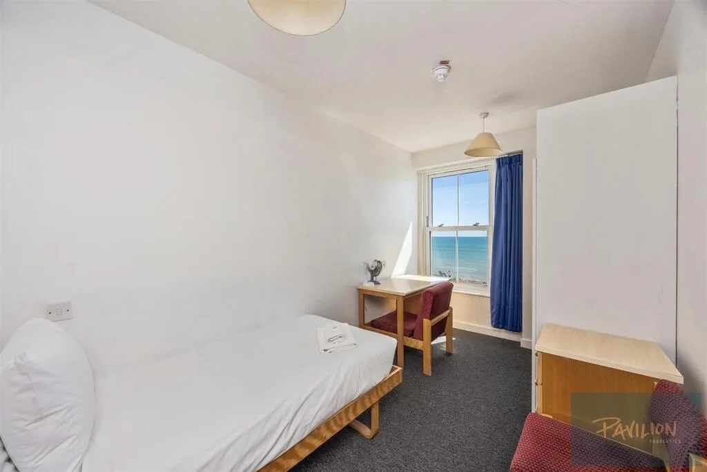 1 bedroom private hall for rent