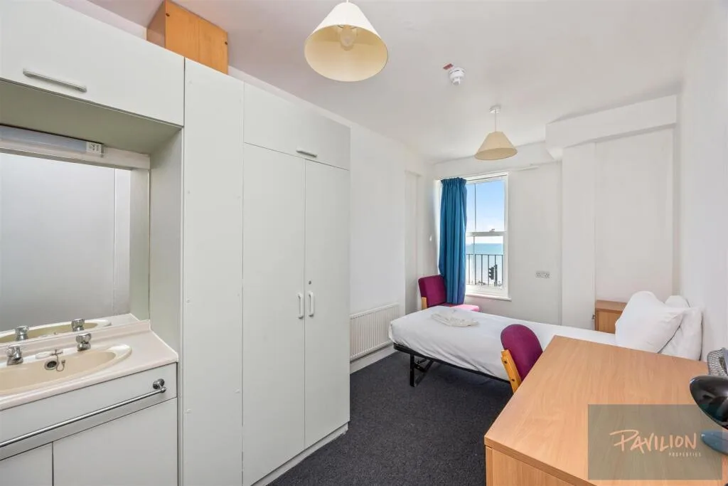 1 bedroom private hall for rent