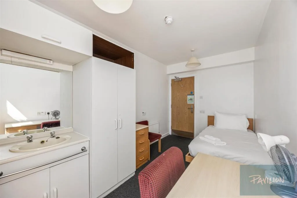 1 bedroom private hall for rent