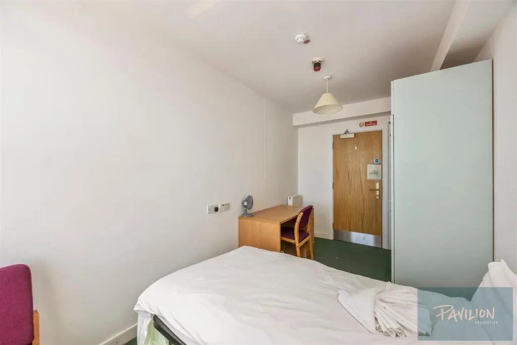 1 bedroom private hall for rent