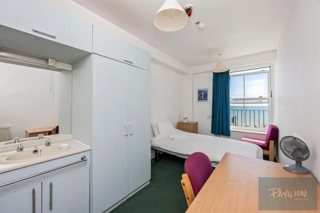 1 bedroom private hall for rent