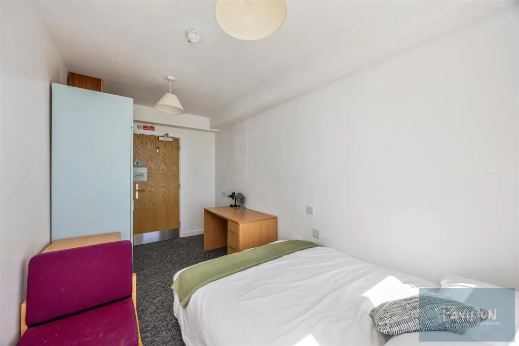 1 bedroom private hall for rent