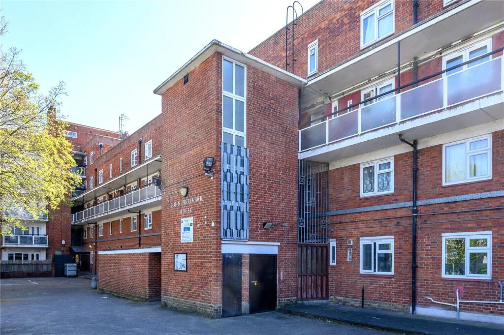 2 bedroom duplex for rent