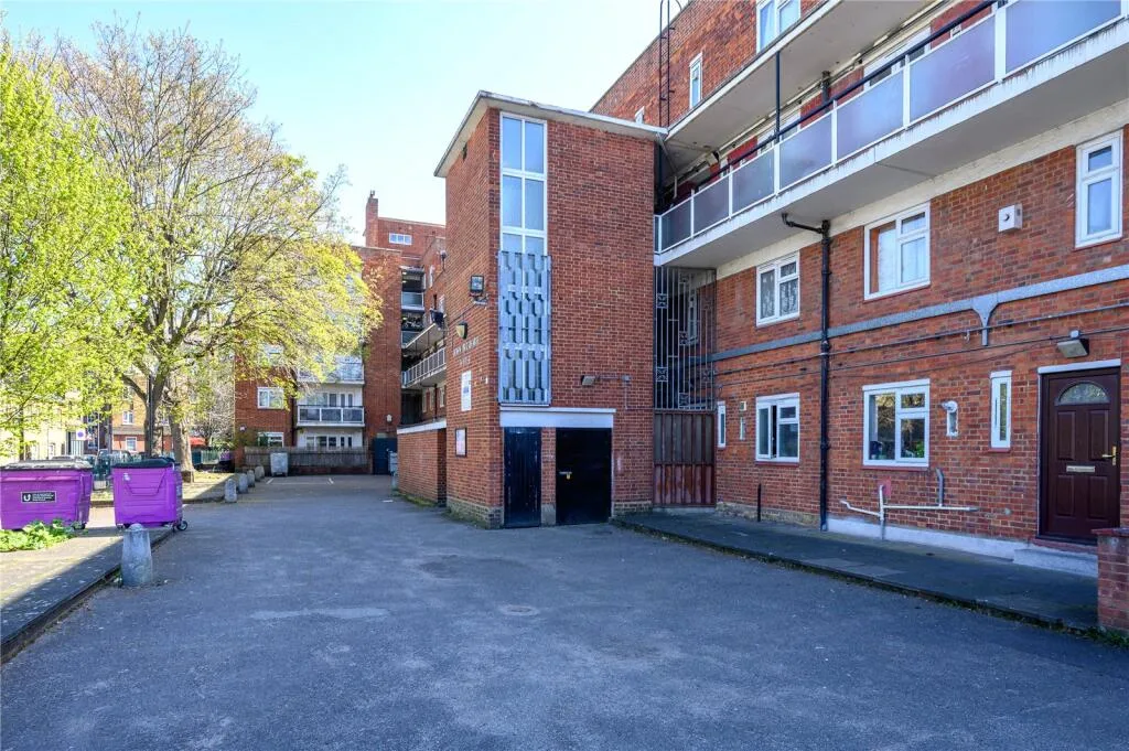2 bedroom duplex for rent