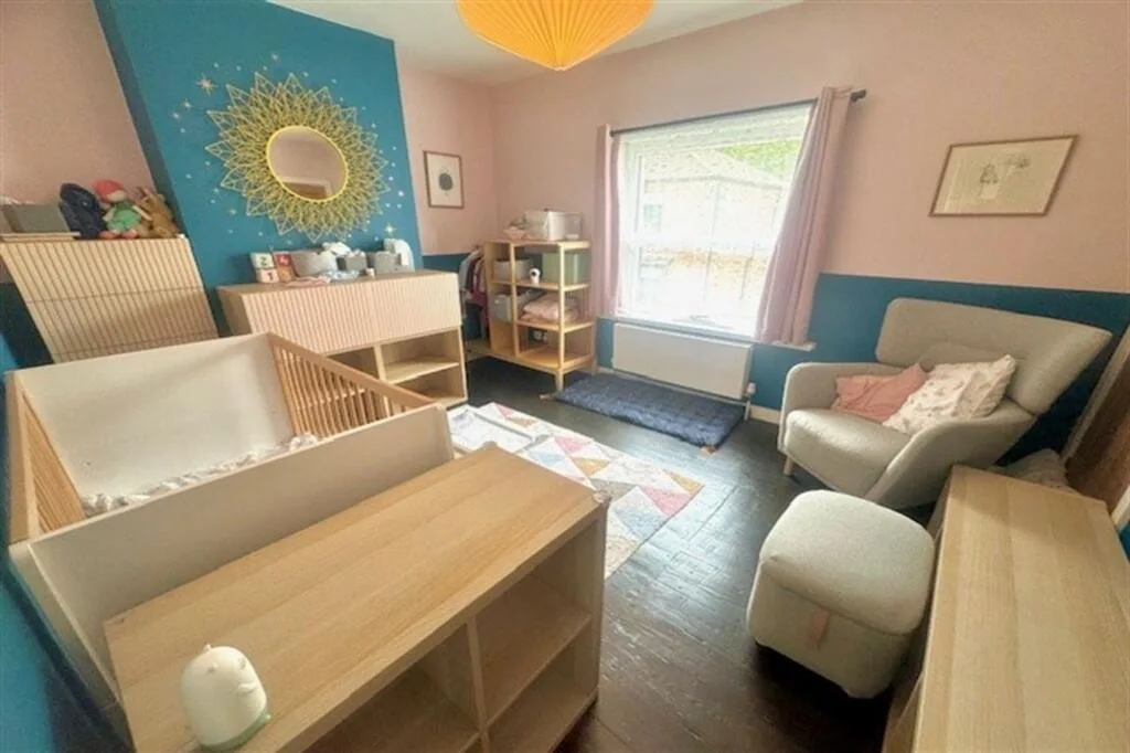 2 bedroom end of terrace house for rent