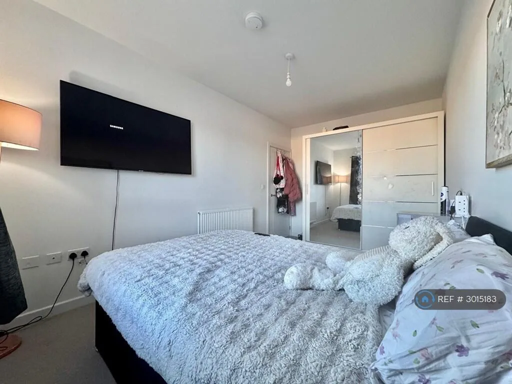 3 bedroom end of terrace house for rent