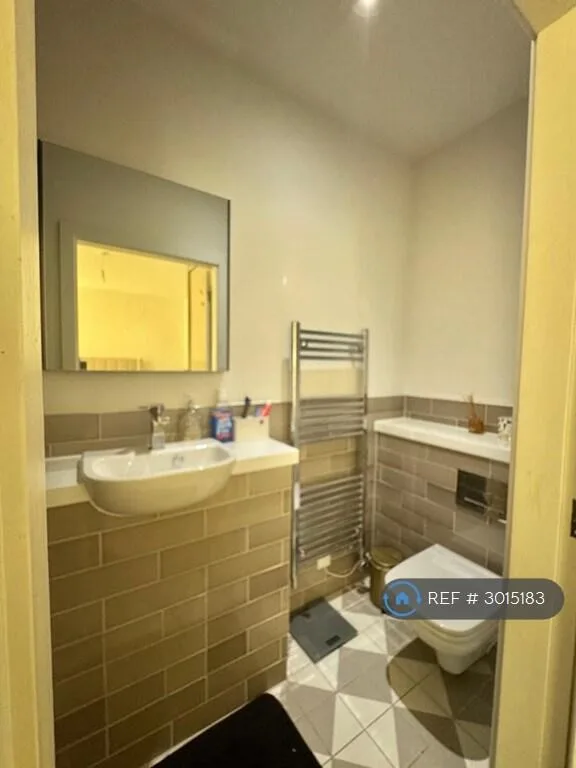 3 bedroom end of terrace house for rent