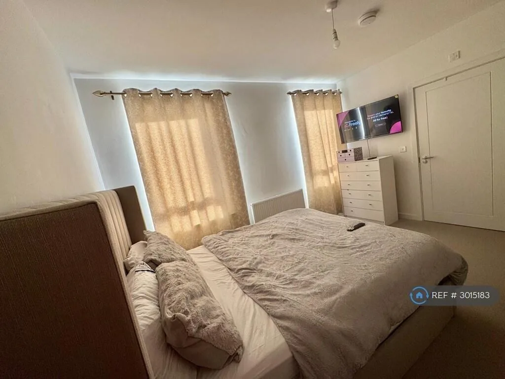 3 bedroom end of terrace house for rent