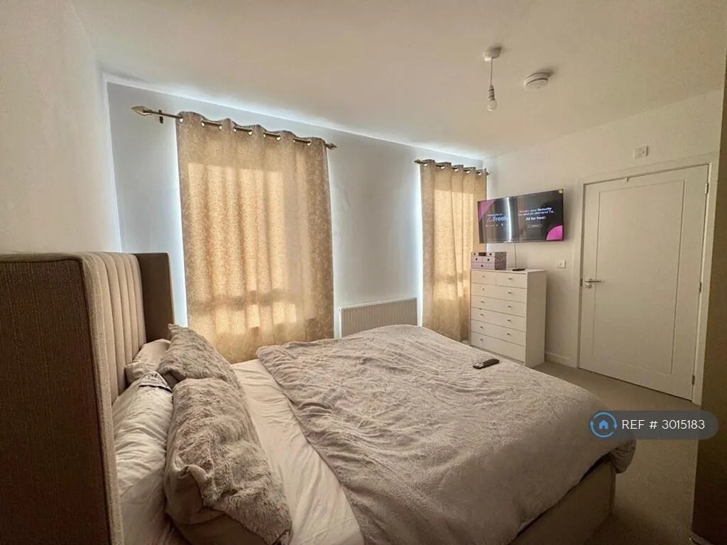 3 bedroom end of terrace house for rent