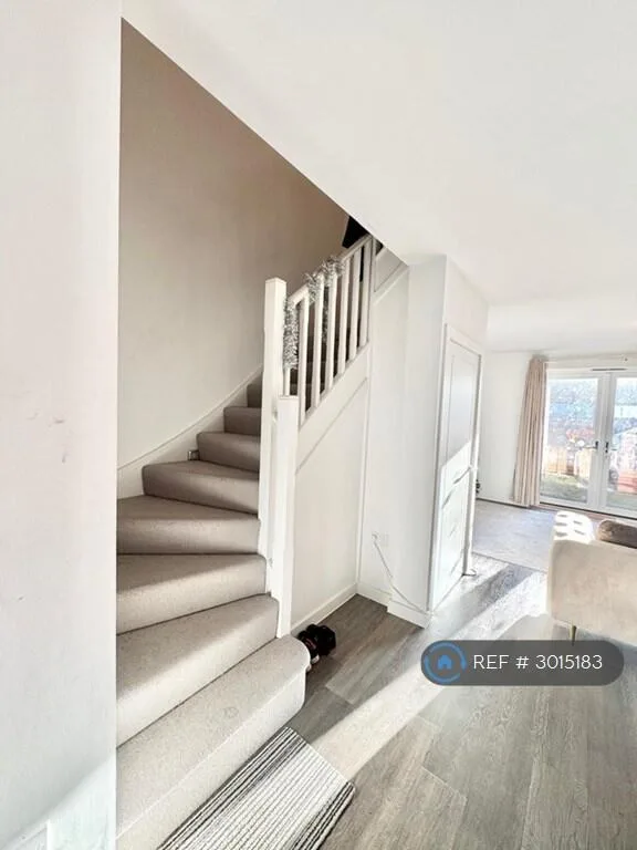 3 bedroom end of terrace house for rent