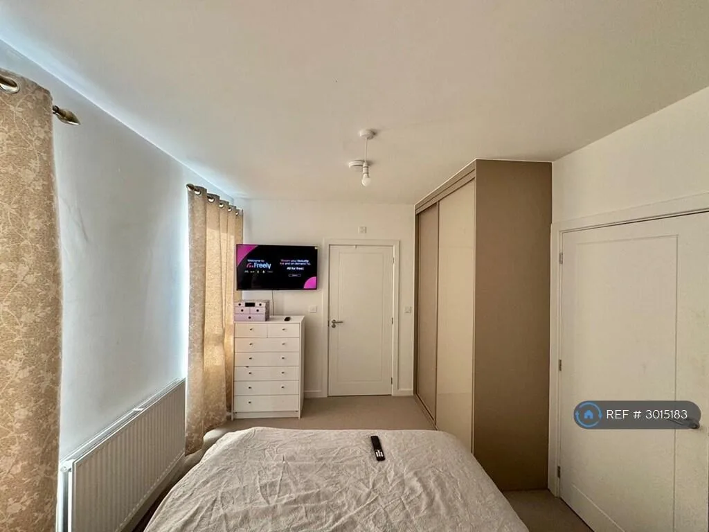 3 bedroom end of terrace house for rent