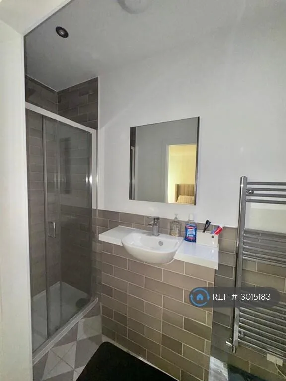 3 bedroom end of terrace house for rent