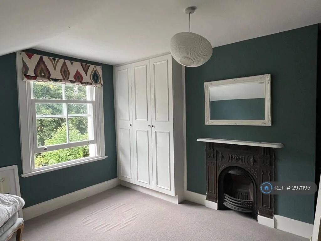 2 bedroom maisonette for rent