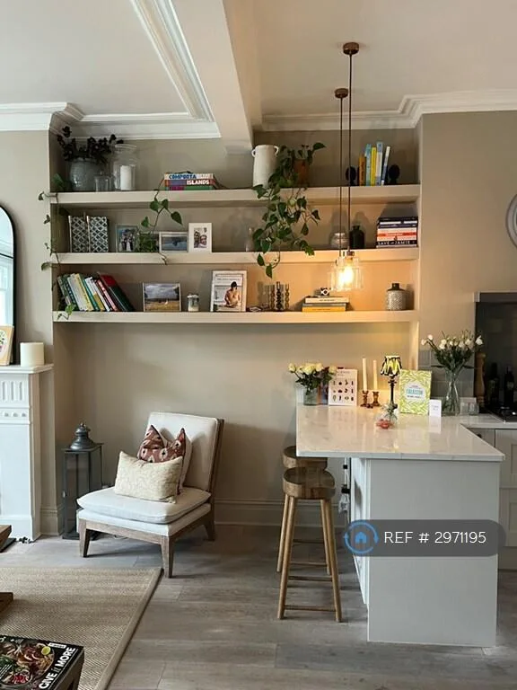 2 bedroom maisonette for rent