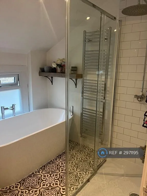 2 bedroom maisonette for rent