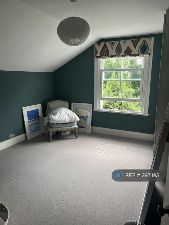 2 bedroom maisonette for rent