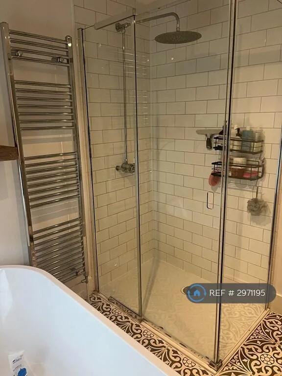 2 bedroom maisonette for rent