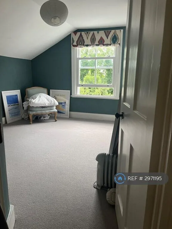 2 bedroom maisonette for rent