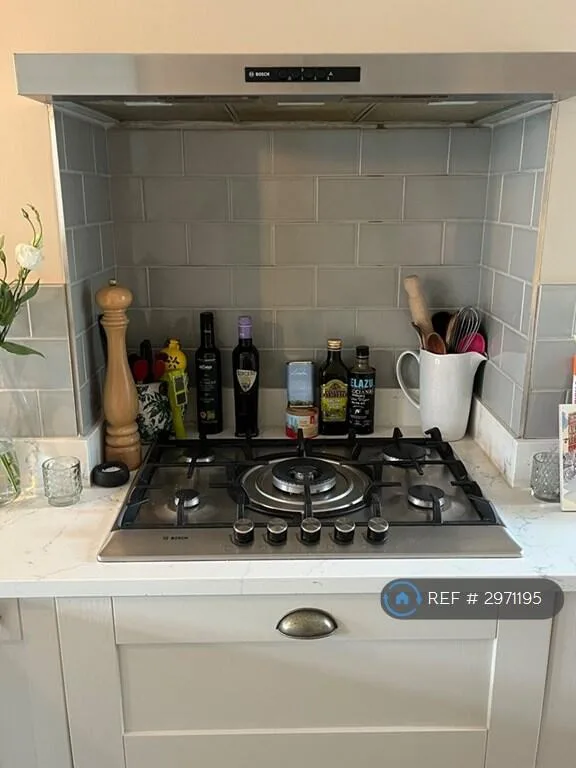 2 bedroom maisonette for rent