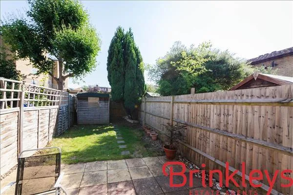 2 bedroom end of terrace house for rent