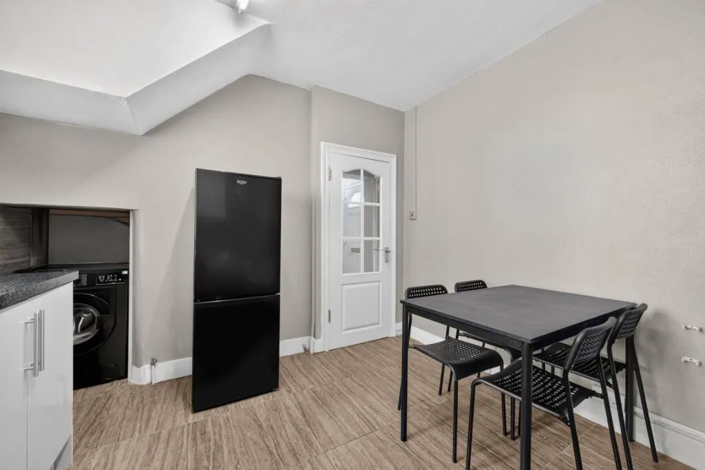 2 bedroom semi-detached house for rent