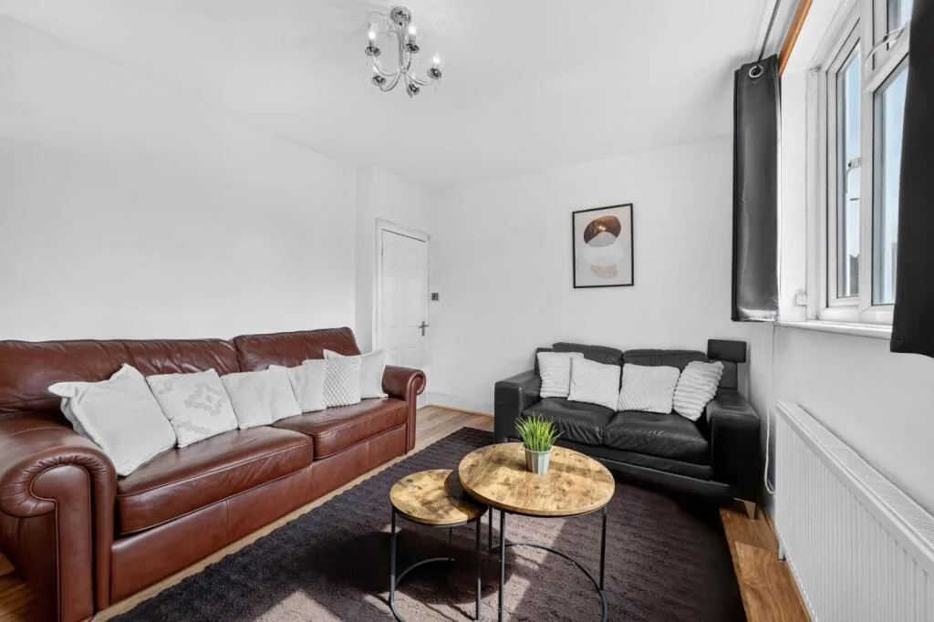 2 bedroom semi-detached house for rent