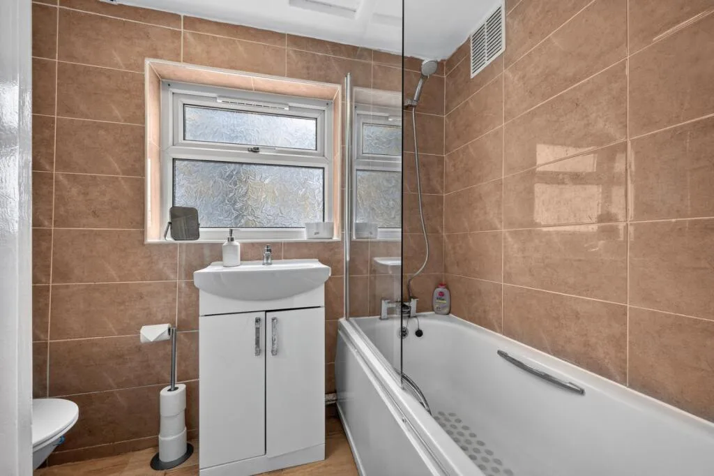 2 bedroom semi-detached house for rent