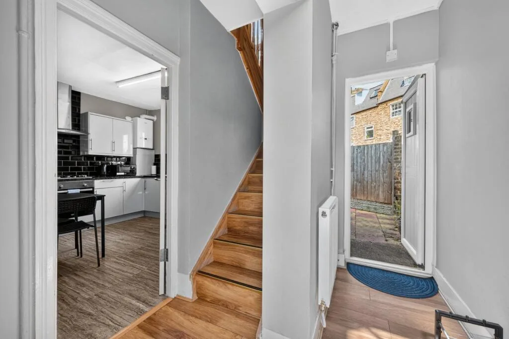 2 bedroom semi-detached house for rent