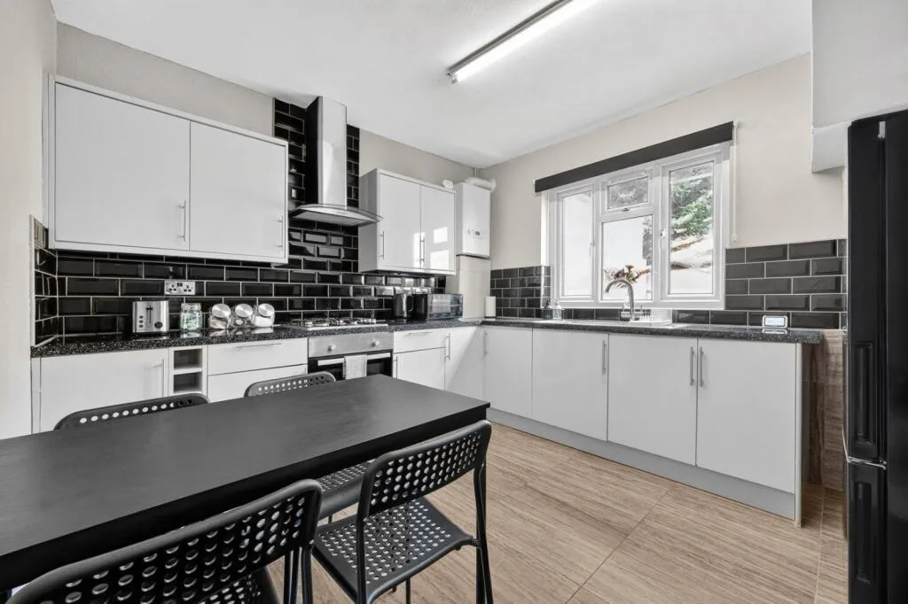 2 bedroom semi-detached house for rent