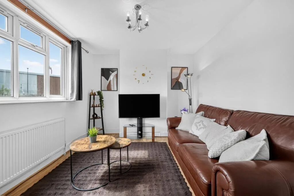 2 bedroom semi-detached house for rent
