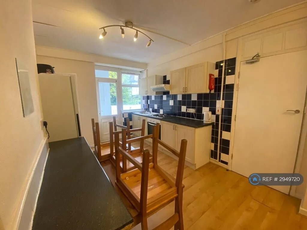 3 bedroom flat for rent