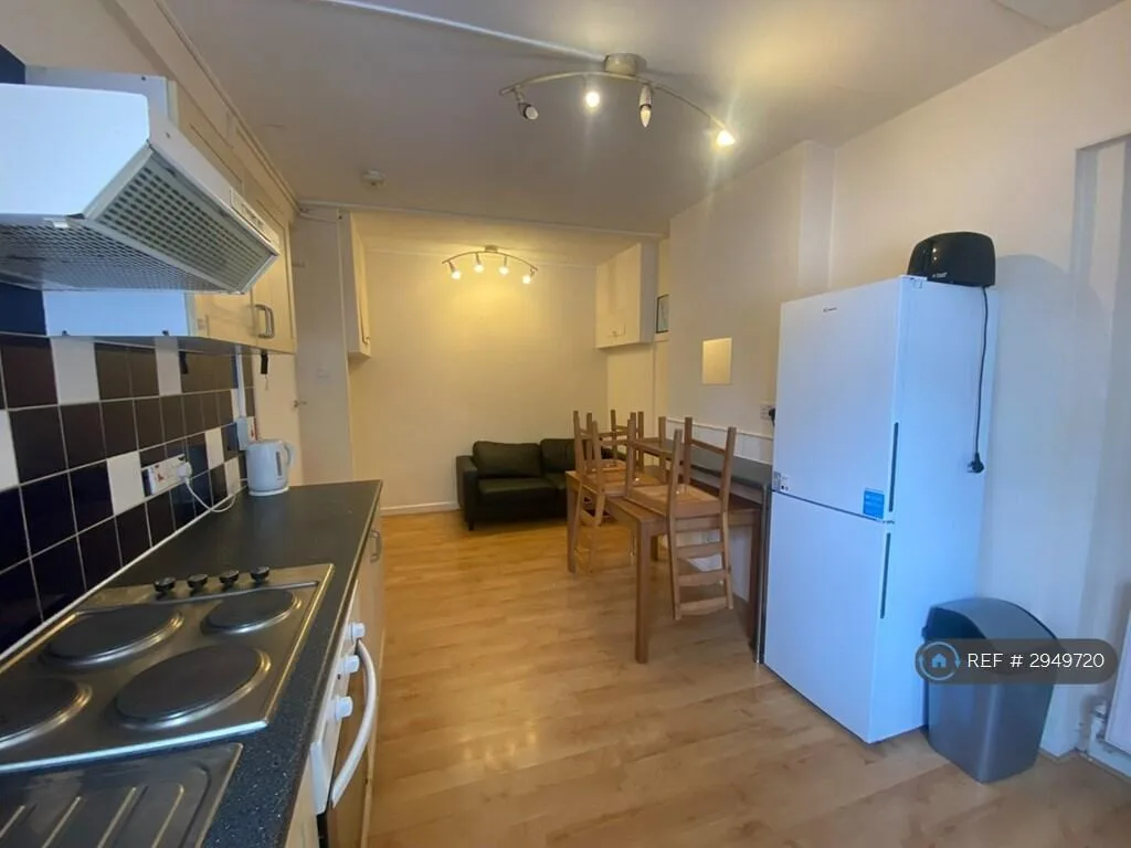 3 bedroom flat for rent