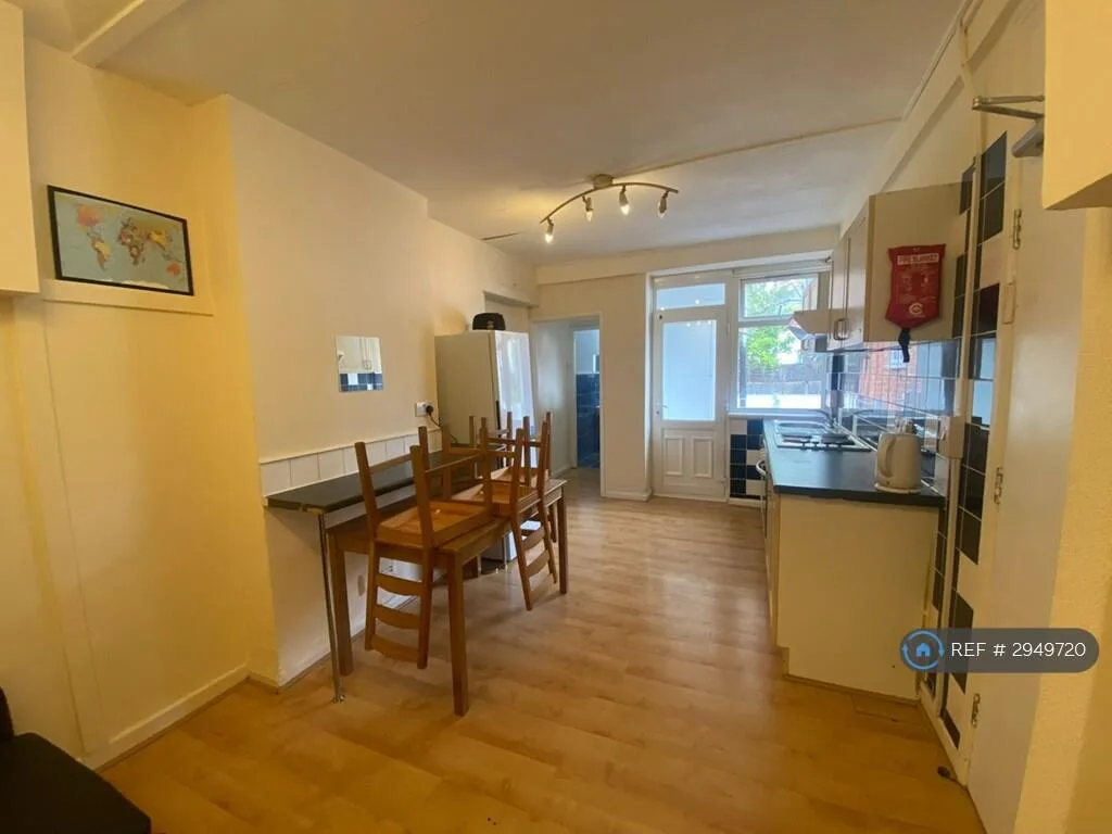 3 bedroom flat for rent