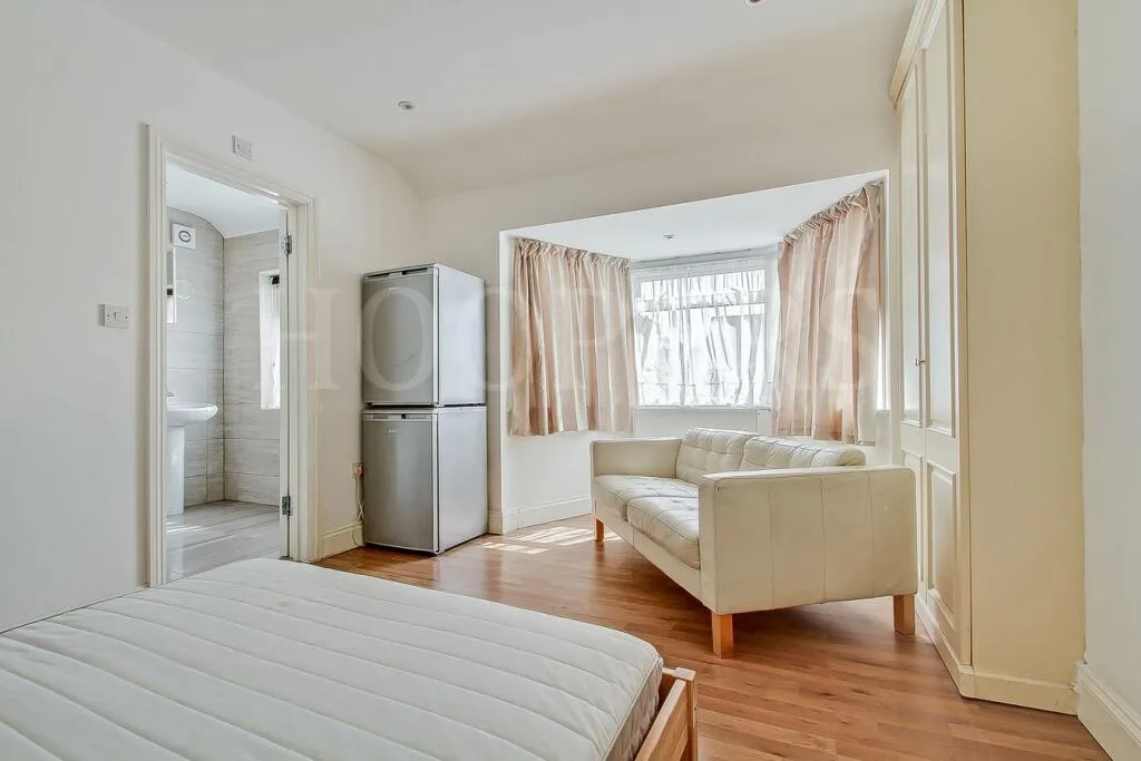 Studio flat for rent