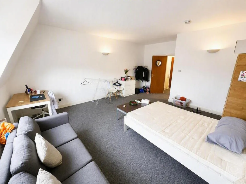 Studio flat for rent