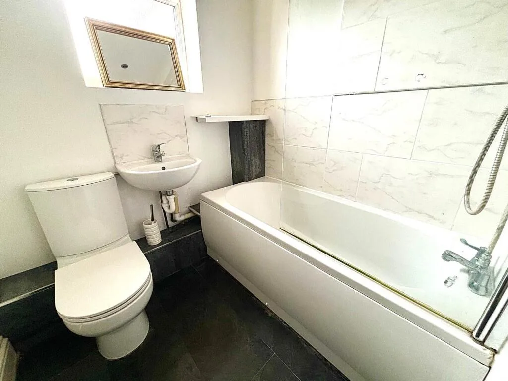 3 bedroom maisonette for rent